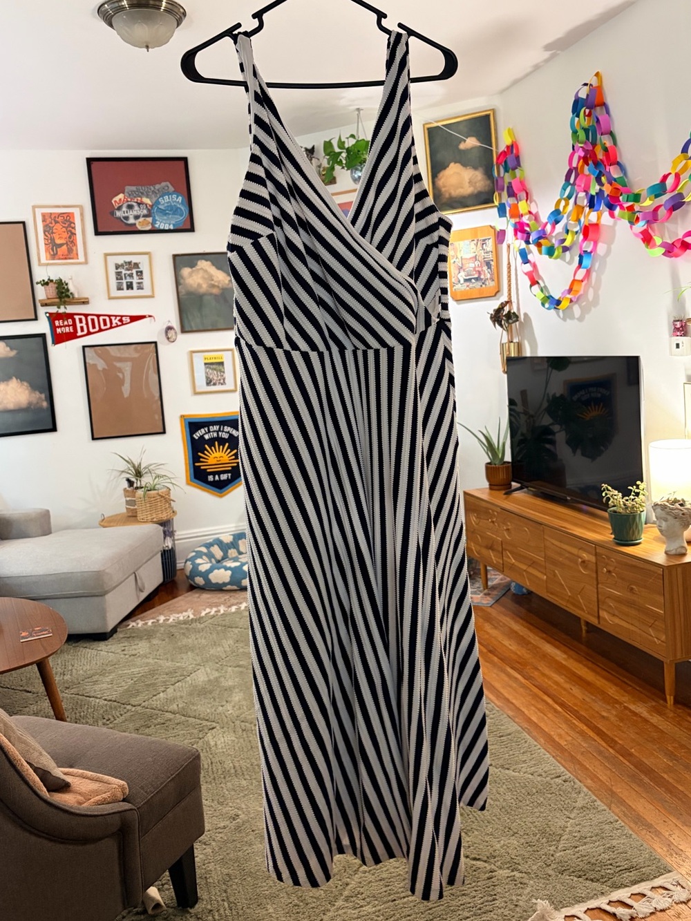 Striped V-Neck Sleeveless Dress - Black & White